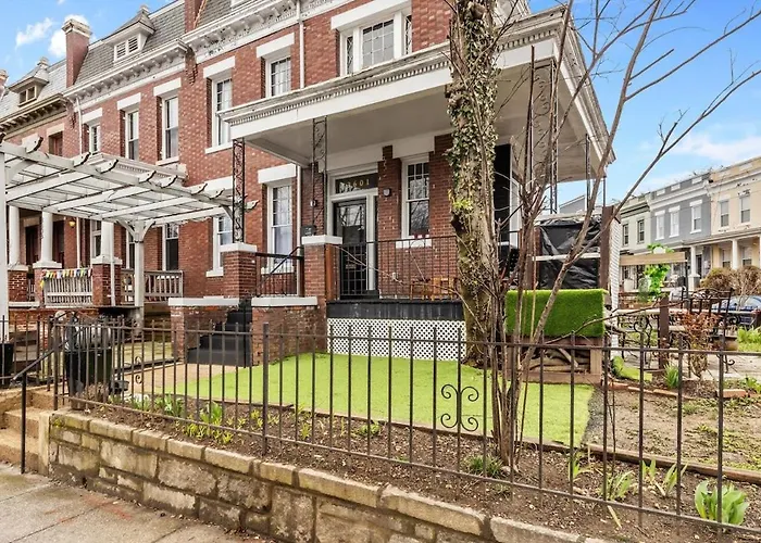 Garden-Level 2-Br Apt In Historic Petworth Home