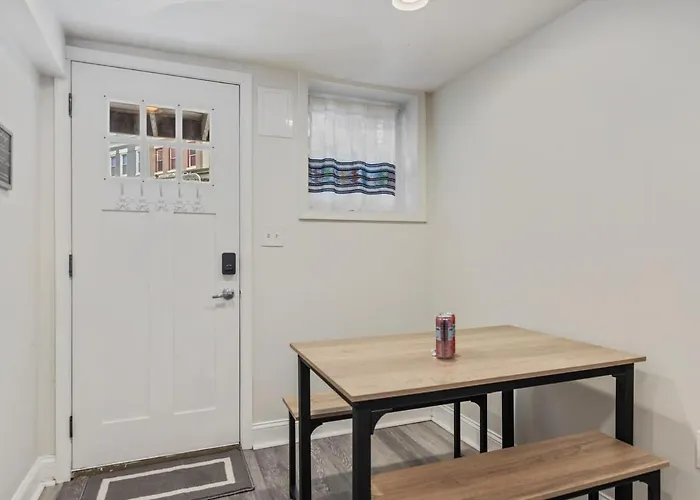 Garden-Level 2-Br Apt In Historic Petworth Home